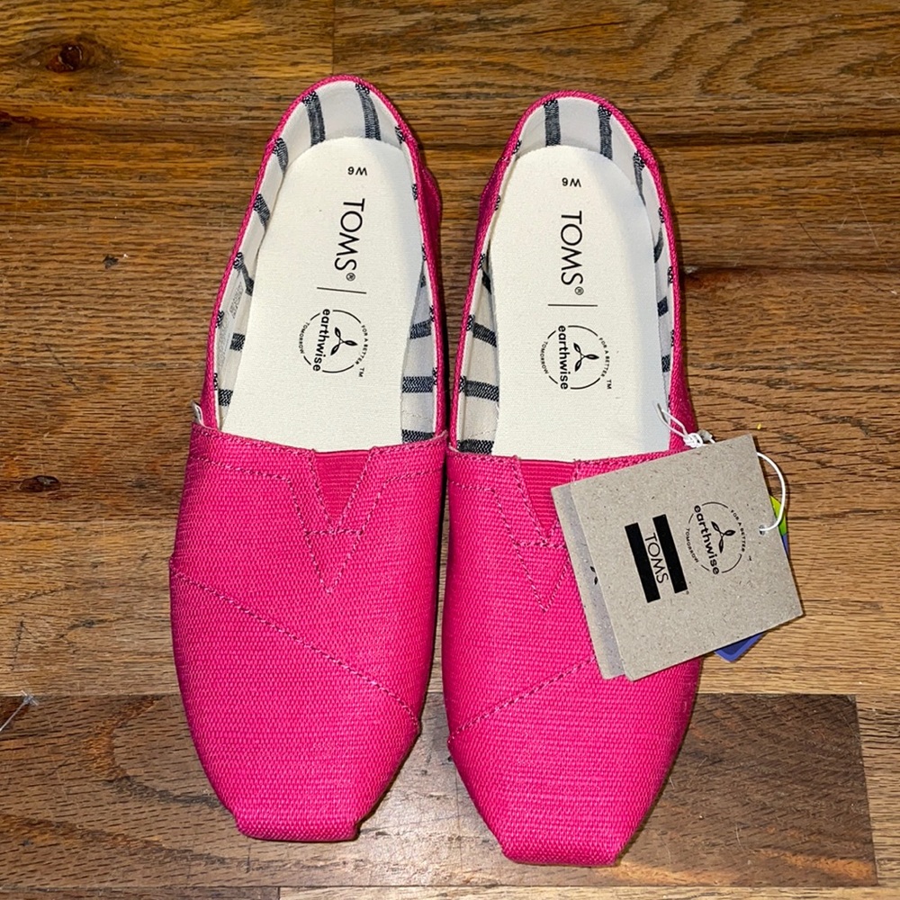 NWT hot pink Toms